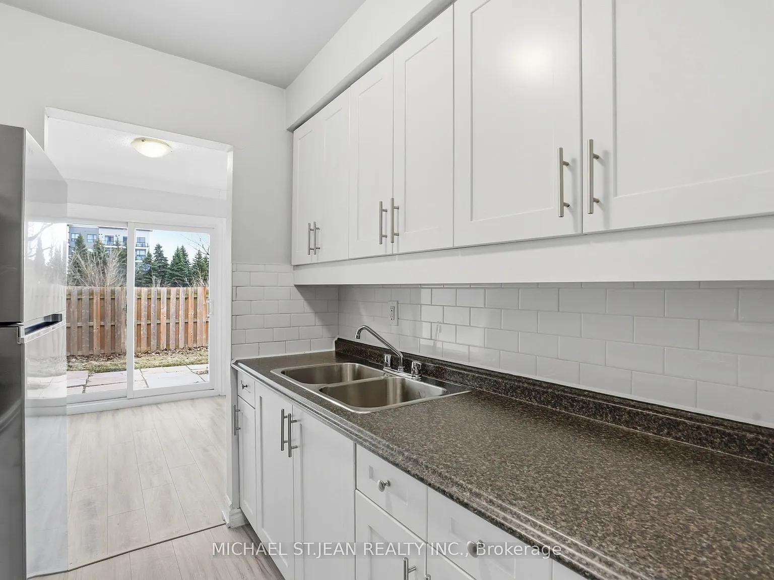 3 bed, $2,699 — Photo 3