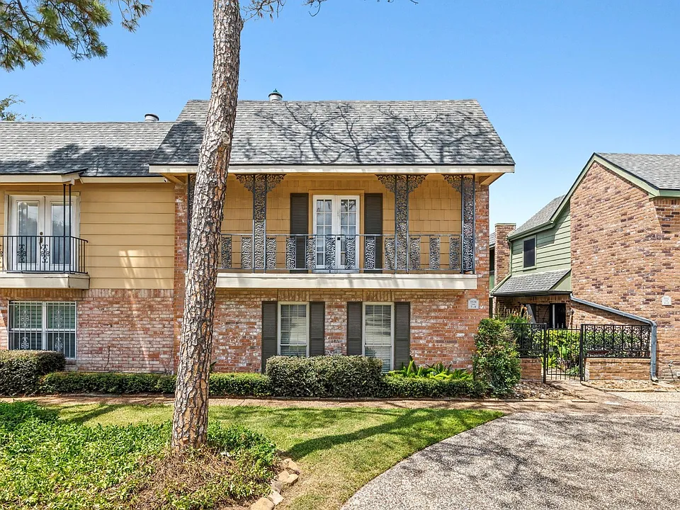5534 Beverlyhill St #8
