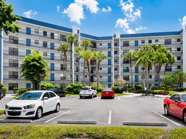 4640 W Lucerne Lakes Blvd W #205, Lake Worth, FL 33467