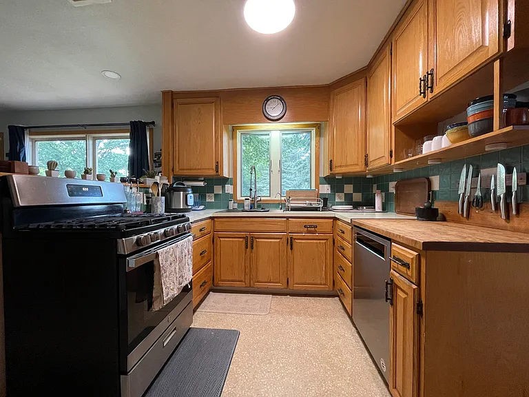 2018 Greenbriar Cir — Photo 3
