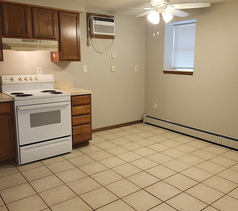 1st image of 728 W Bertrand St #5