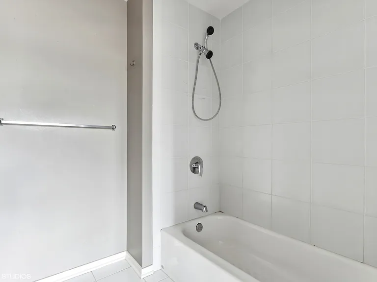 1 E 8th St #405 — Photo 11