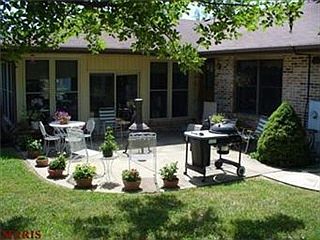 4th image of 972 Cotswold Ln