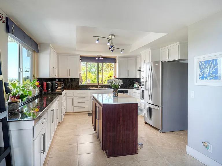 529 Vale View Dr — Photo 10