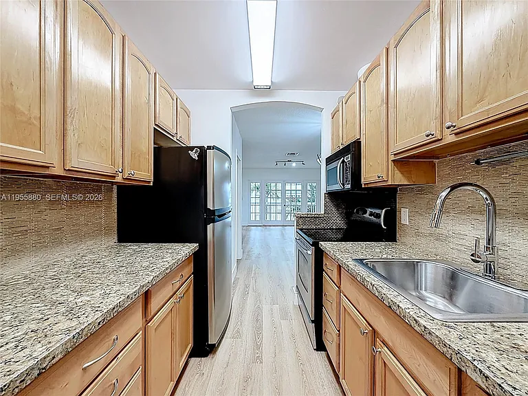 2424 SE 17th Cswy #312B — Photo 13