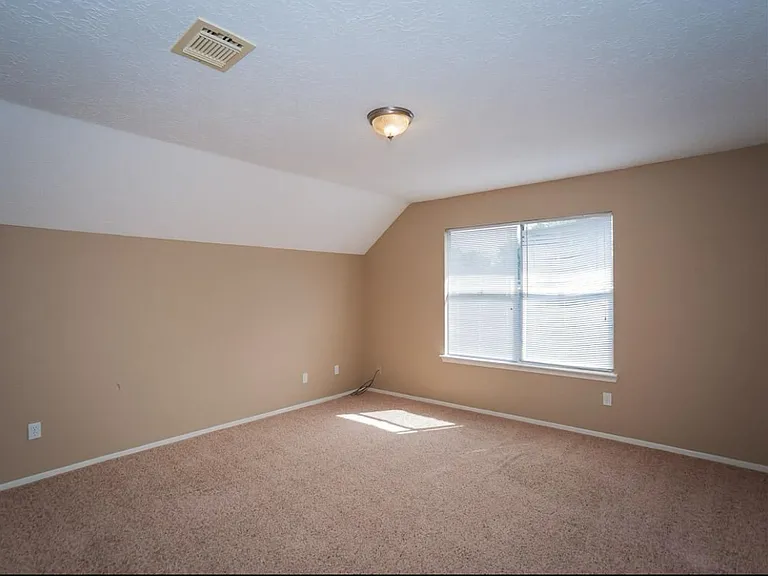 2910 Bentley Ct — Photo 10