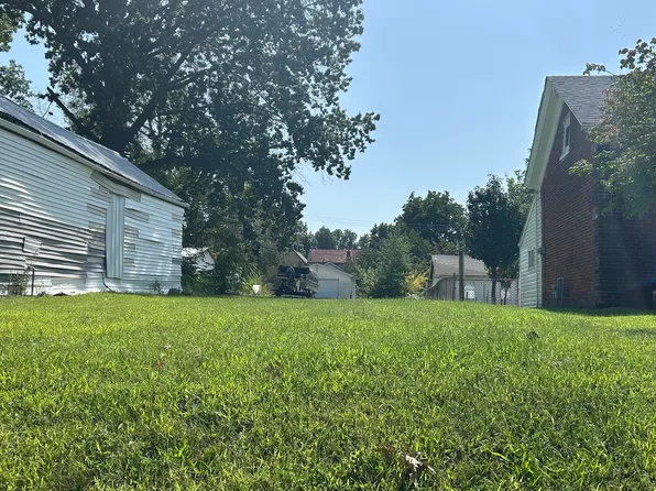 1222 Lind St, Quincy, IL 62301
