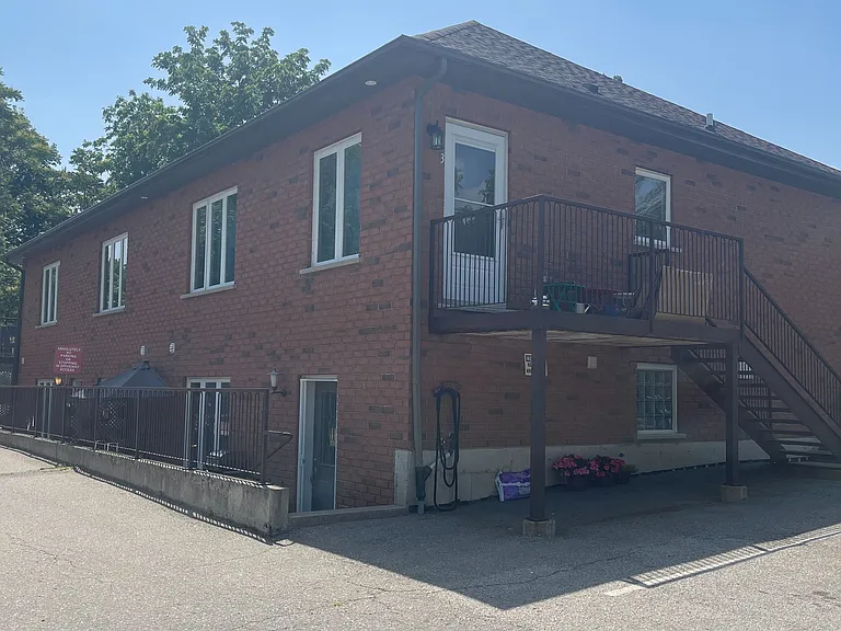 10 Carnegie Ln #2 — Photo 1