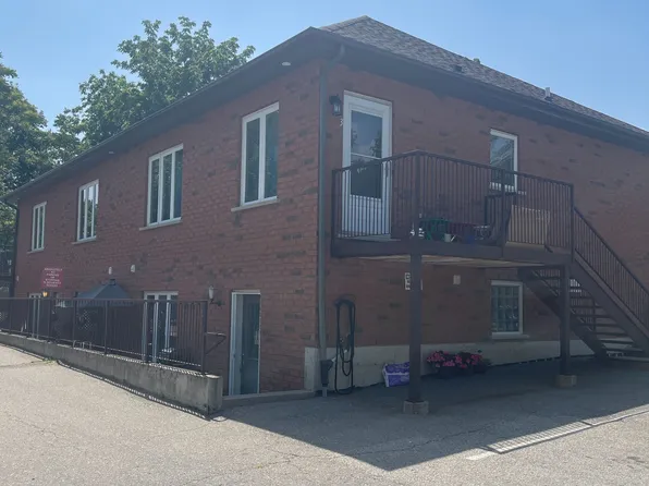 10 Carnegie Ln, Grimsby, ON L3M 1Y1