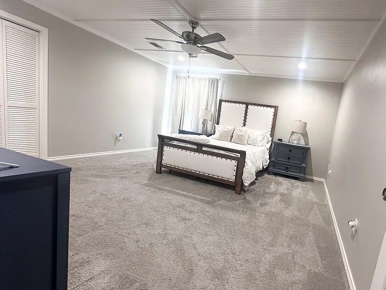 401 Lake Louise Ct — Photo 15