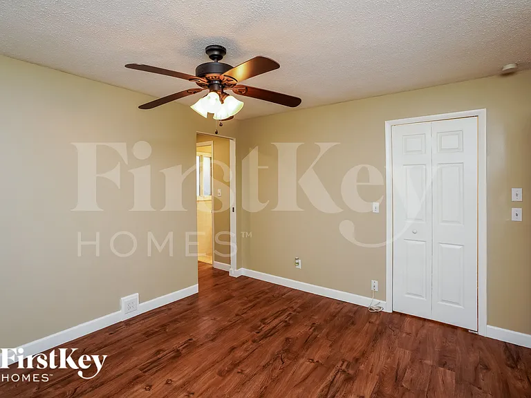 2310 Nellie St — Photo 11