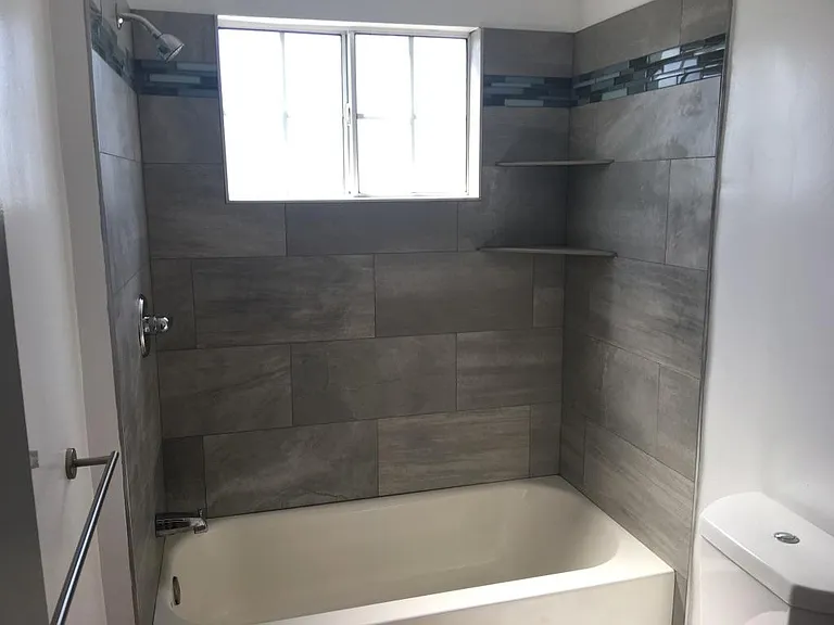 27 E Howard St #4 — Photo 10