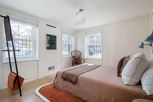 Rented by Douglas Elliman | media 39