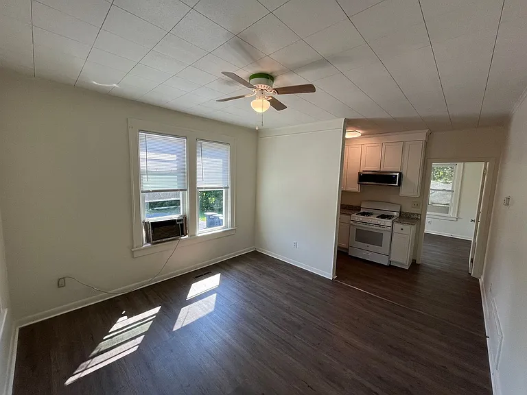 205 S Willow St #B — Photo 4