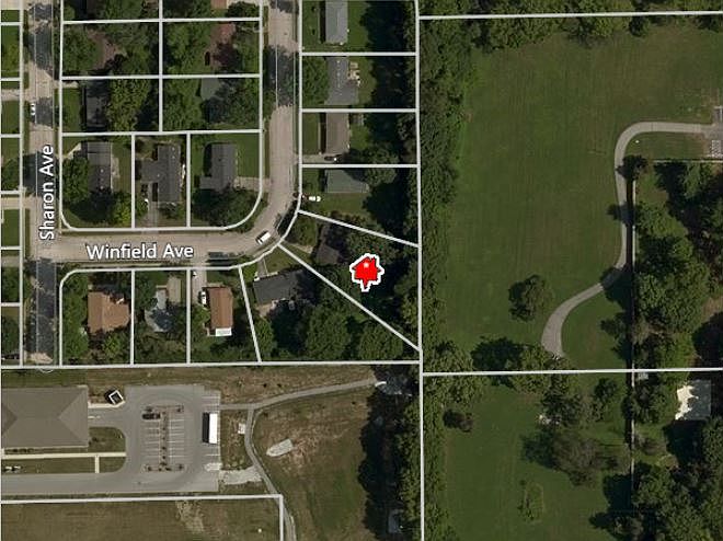 1st image of 2427 Winfield Ave