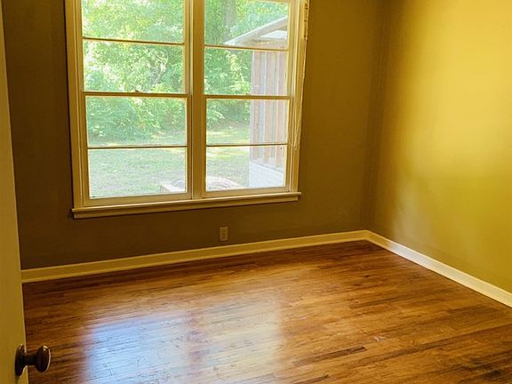 5th image of 1406 E Lantrip St