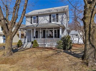 46 Meadows End Rd, Milford, CT 06460