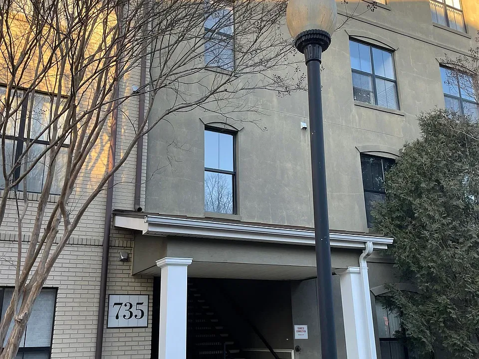 735 Walker Sq #4A