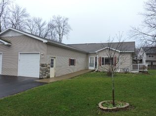 708 Riverview Ct, Jefferson, WI 53549