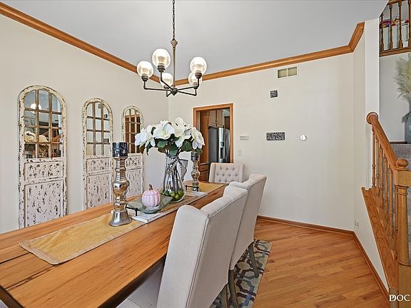 5th image of 25111 W Warren Ave