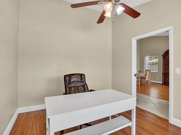 10065 Camelback Ln — Photo 34