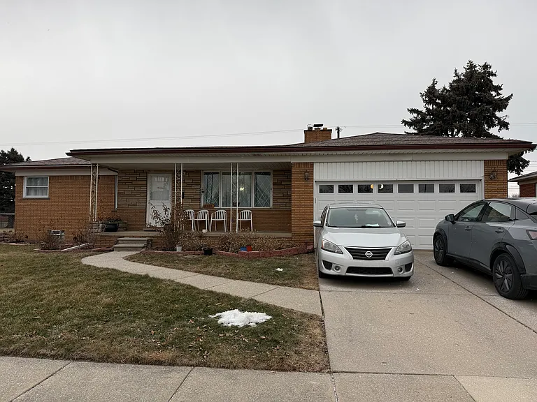 8565 Potomac Ave — Photo 28