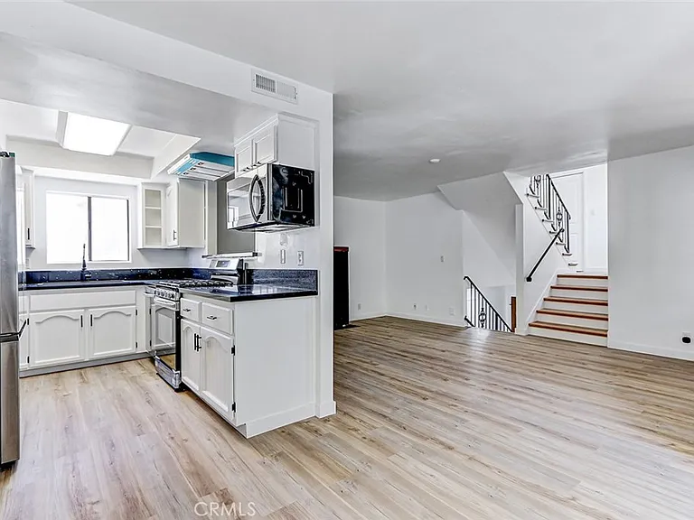 107 S Helberta Ave #4 — Photo 7