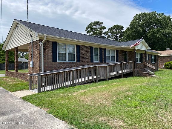 3rd image of 2940 E Fourteenth Street