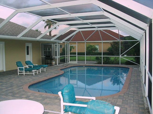 Back/Pool