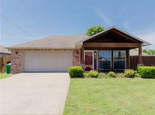 160 E Willow Dr, Centerton, AR 72719