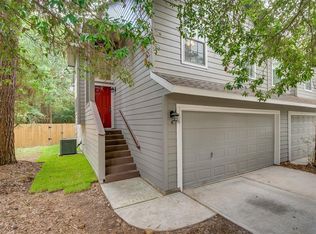 6 Yarrow Ct, Spring, TX 77382