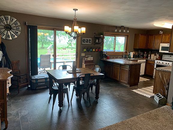Kitchen / dinning room