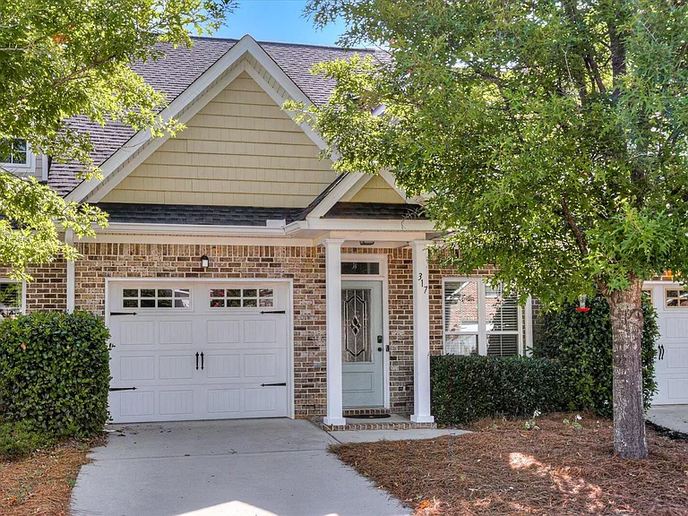 317 Buxton Ln — Photo 2