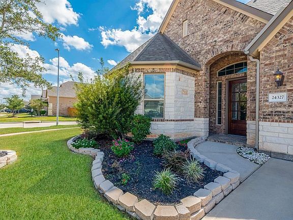 4th image of 24327 Bludana Ln