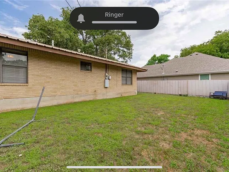 203 E Brier Ln — Photo 22