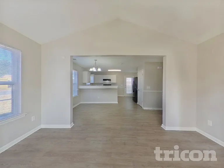 3543 Arvin Dr — Photo 4