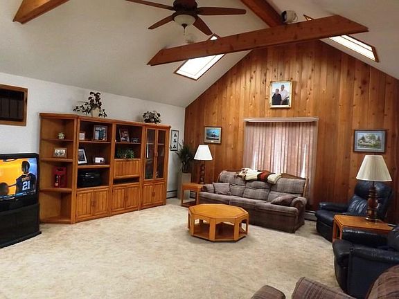 Great Room with Vaulted Ceiling