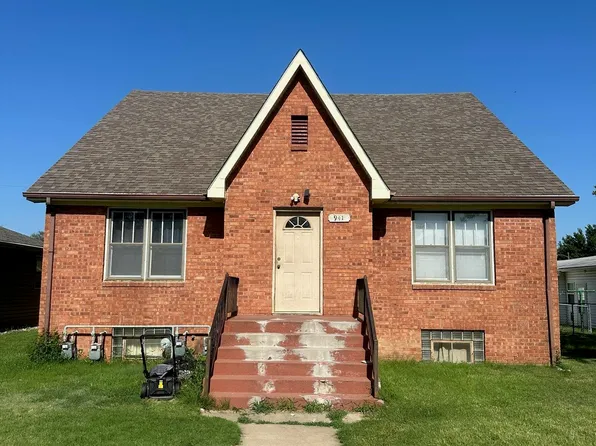 941 Sheridan St, Salina, KS 67401