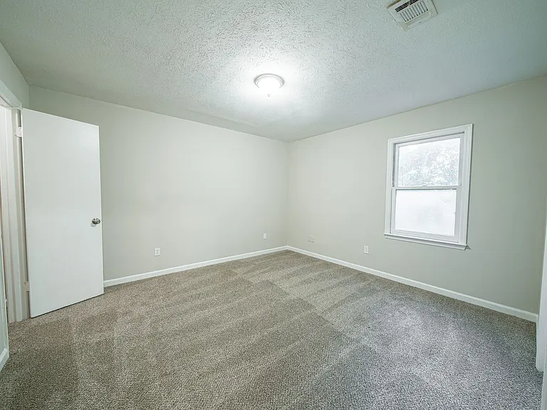 786 Dogwood Dr — Photo 11