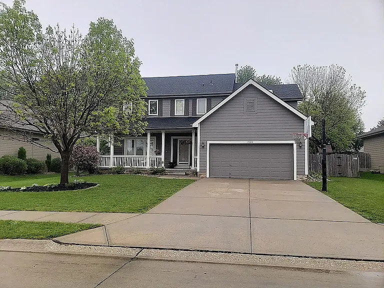 7509 S 93rd St — Photo 1