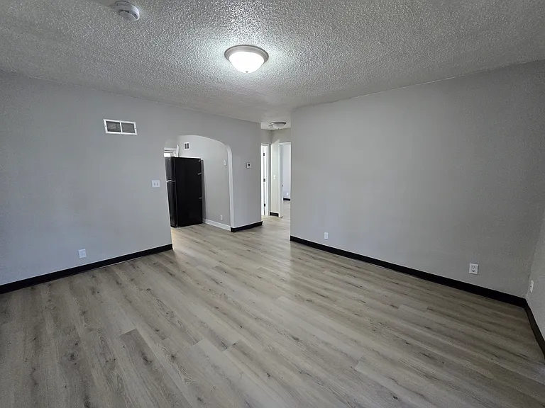 1125 N Barclay St — Photo 4