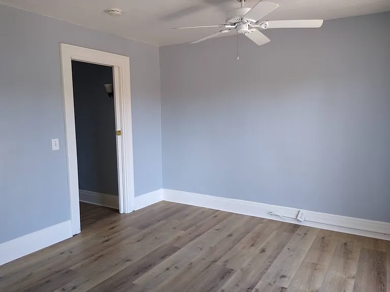 1011 E Clinton Ave — Photo 9