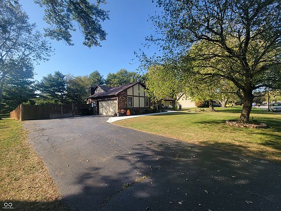 3rd image of 5976 Williams Dr