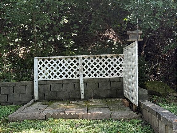 4th image of 169 Court St