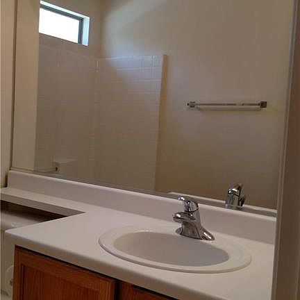 4th image of 9578 Grapeland Ave