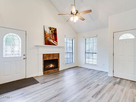 3rd image of 202 Long Plantation Blvd APT A