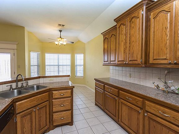 3rd image of 4437 NW Wolf Creek Blvd
