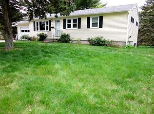 130 Pine River Dr, North Kingstown, RI 02852