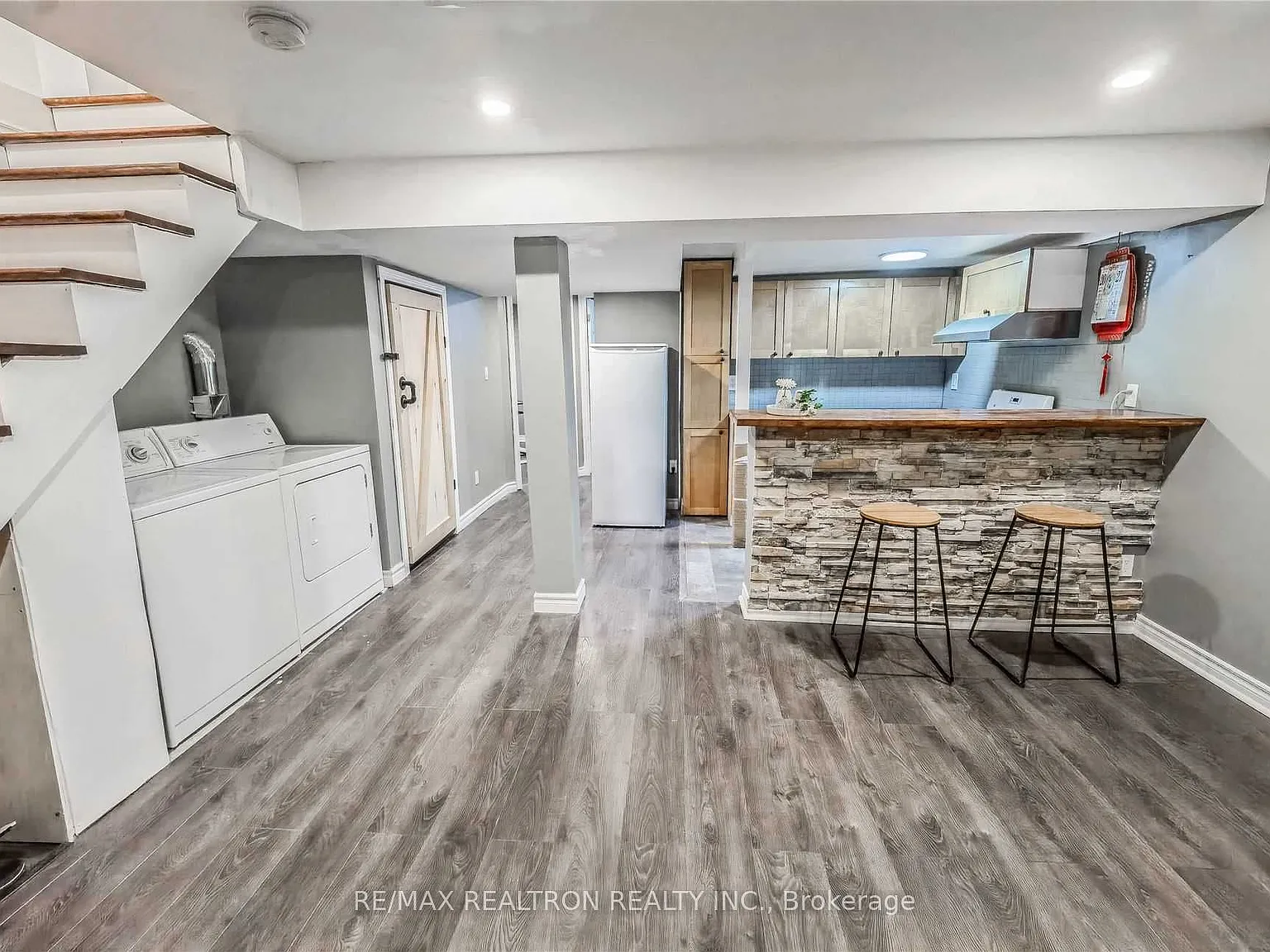 2 bed, $1,400 — Photo 2