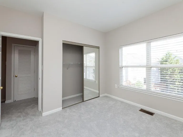 21807 Petworth Ct — Photo 28